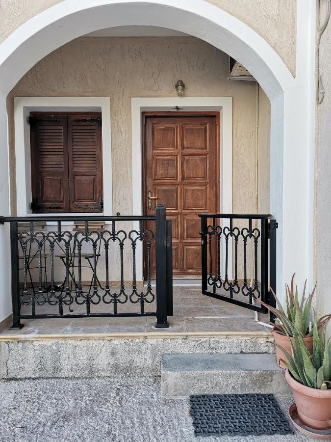 Villa Perissa Thira Extérieur photo